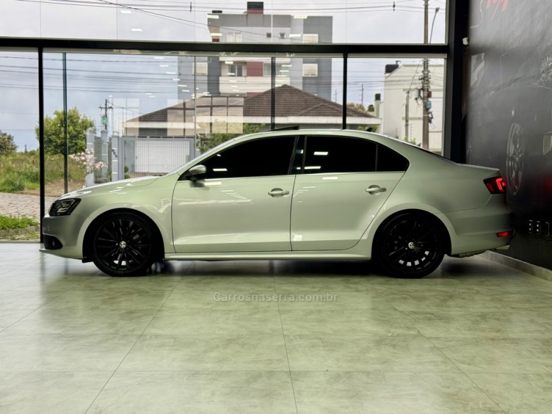 JETTA 2.5 I 20V 150CV GASOLINA 4P TIPTRONIC - 2014 - CAXIAS DO SUL