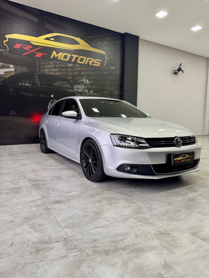 JETTA 2.5 I 20V 150CV GASOLINA 4P TIPTRONIC - 2014 - CAXIAS DO SUL
