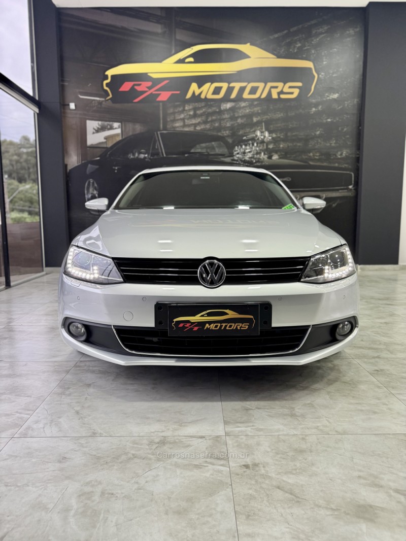 JETTA 2.5 I 20V 150CV GASOLINA 4P TIPTRONIC - 2014 - CAXIAS DO SUL