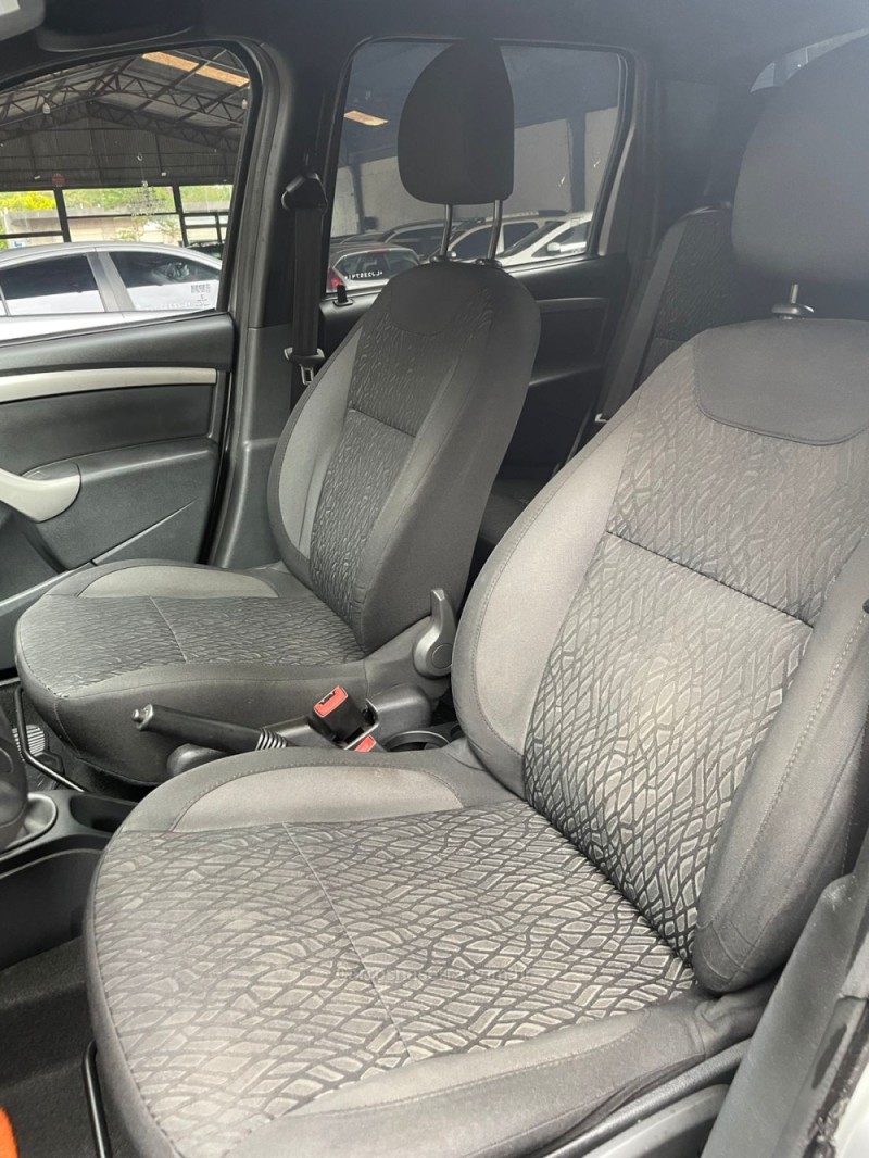 DUSTER OROCH 1.6 16V FLEX EXPRESSION 4P MANUAL - 2020 - NOVO HAMBURGO