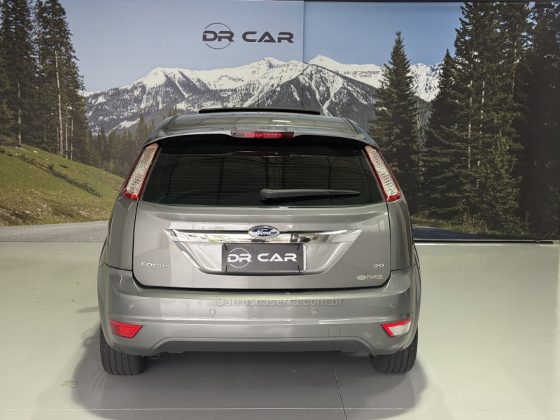 FOCUS 2.0 TITANIUM 16V FLEX 4P AUTOMÁTICO - 2013 - GARIBALDI