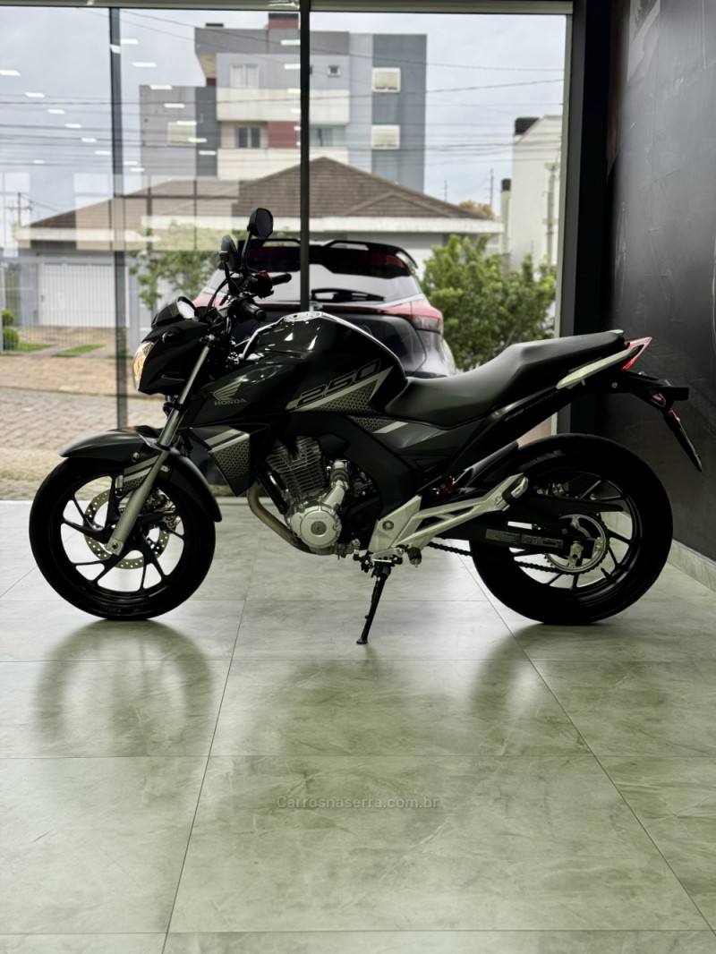 CB 250F TWISTER ABS - 2022 - CAXIAS DO SUL