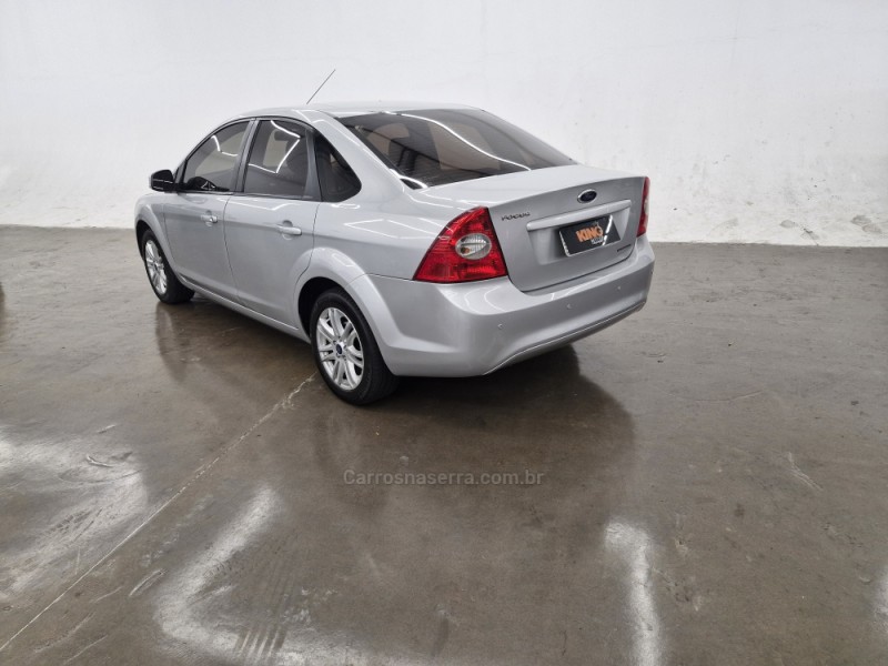FOCUS 2.0 S SEDAN 16V FLEX 4P AUTOMÁTICO - 2013 - CAXIAS DO SUL