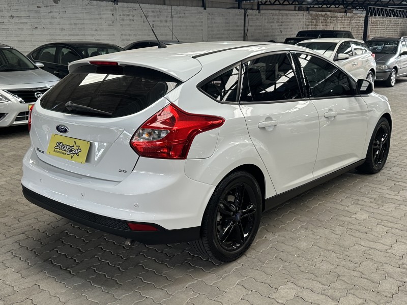 FOCUS 2.0 SE HATCH 16V FLEX 4P AUTO - 2015 - CAXIAS DO SUL