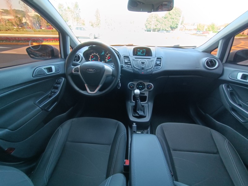 FIESTA 1.6 SEL STYLE HATCH 16V FLEX 4P MANUAL - 2017 - BOM PRINCíPIO