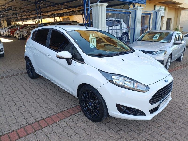 FIESTA 1.6 SEL STYLE HATCH 16V FLEX 4P MANUAL - 2017 - BOM PRINCíPIO