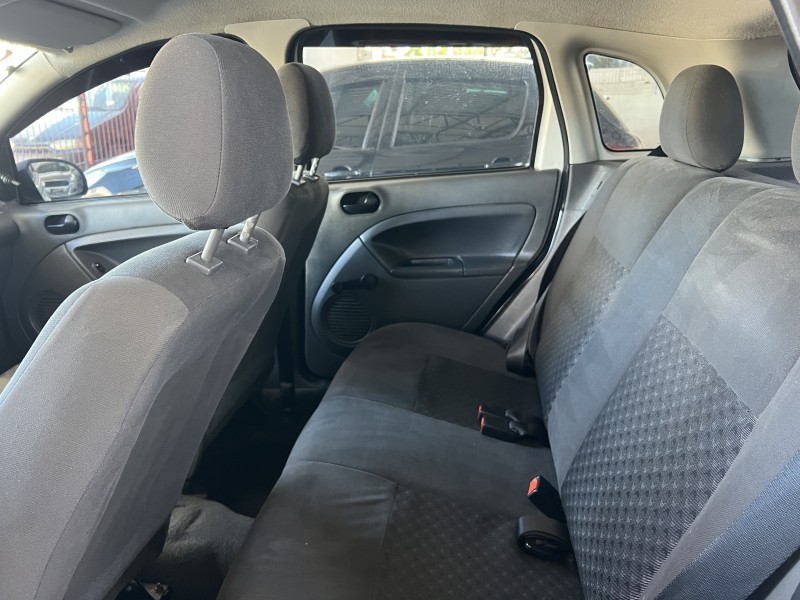 FIESTA 1.0 MPI PERSONNALITÉ 8V GASOLINA 4P MANUAL - 2006 - CAXIAS DO SUL