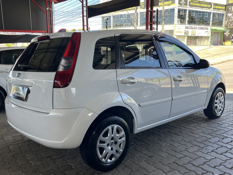 FIESTA 1.0 MPI PERSONNALITÉ 8V GASOLINA 4P MANUAL - 2006 - CAXIAS DO SUL