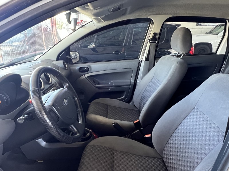 FIESTA 1.0 MPI PERSONNALITÉ 8V GASOLINA 4P MANUAL - 2006 - CAXIAS DO SUL