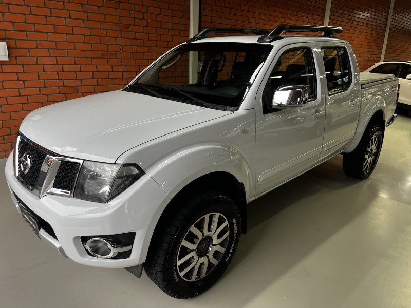 frontier 2.5 sl 4x4 cd turbo eletronic diesel 4p automatico 2014 bento goncalves