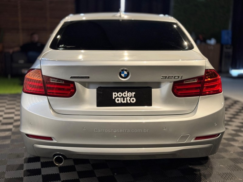 320I 2.0 16V TURBO ACTIVE FLEX 4P AUTOMÁTICO - 2015 - FARROUPILHA