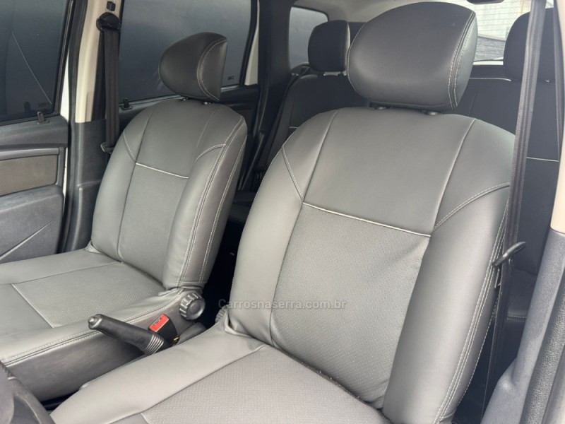 DUSTER 1.6 DYNAMIQUE 4X2 16V FLEX 4P MANUAL - 2013 - ESTâNCIA VELHA