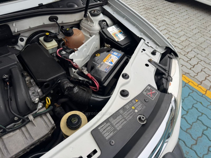 DUSTER 1.6 DYNAMIQUE 4X2 16V FLEX 4P MANUAL - 2013 - ESTâNCIA VELHA