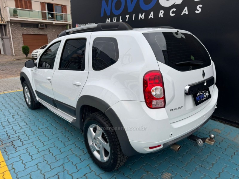 DUSTER 1.6 DYNAMIQUE 4X2 16V FLEX 4P MANUAL - 2013 - ESTâNCIA VELHA