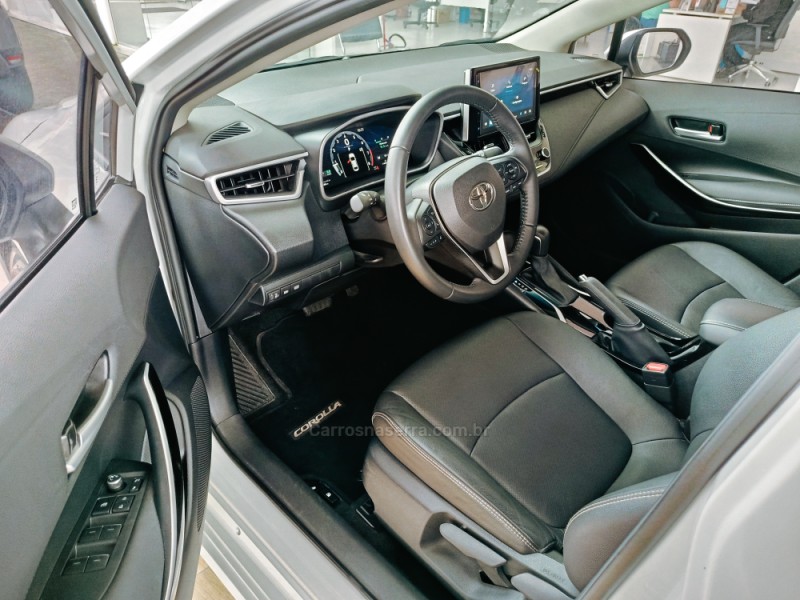 COROLLA 2.0 XEI 16V FLEX 4P AUTOMÁTICO - 2024 - TAQUARA