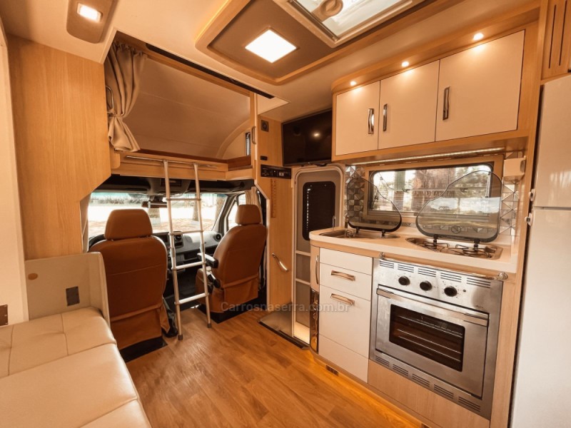 SPRINTER 2.2 CHASSI 516 EXTRA LONGO DIESEL 3P MANUAL - 2022 - CANELA