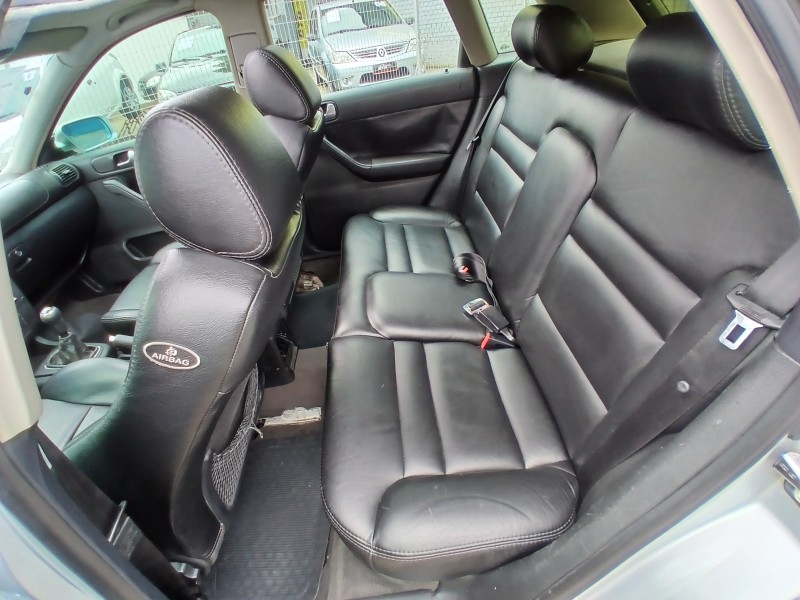 A3 1.8 20V GASOLINA 4P MANUAL - 2003 - FARROUPILHA