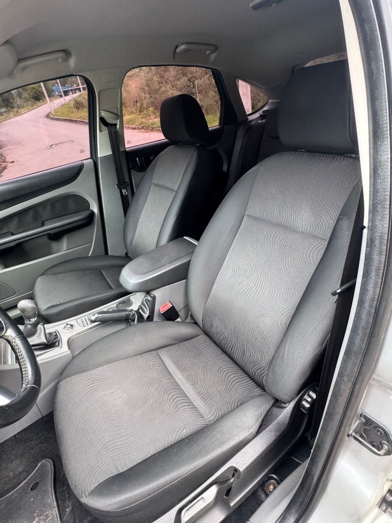 FOCUS 1.6 GLX 16V FLEX 4P MANUAL - 2013 - BENTO GONçALVES