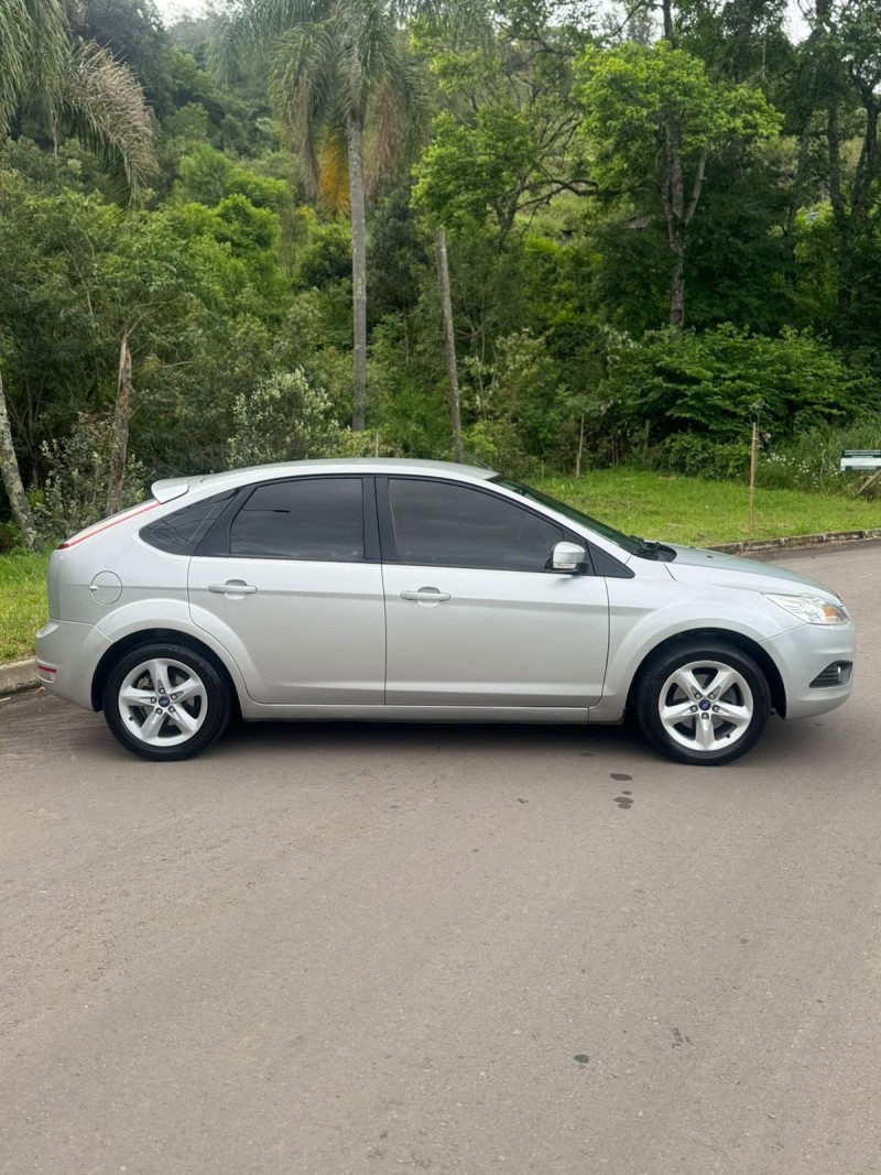 FOCUS 1.6 GLX 16V FLEX 4P MANUAL - 2013 - BENTO GONçALVES