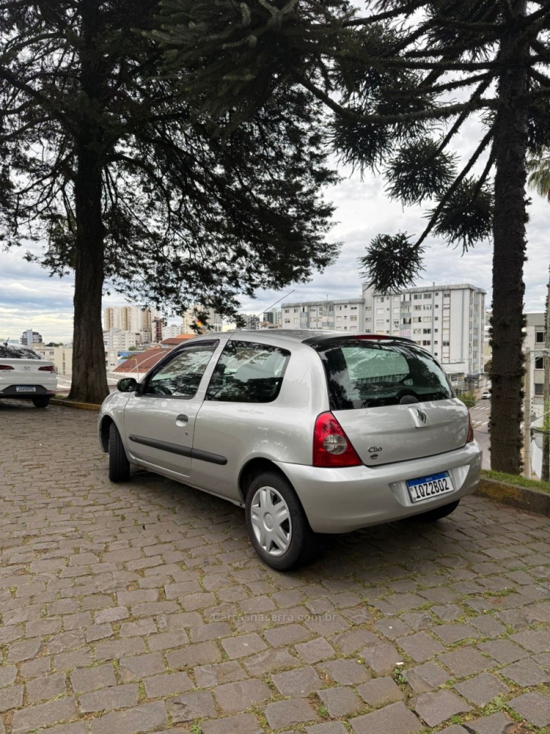 CLIO 1.0 16V FLEX 2P MANUAL - 2011 - CAXIAS DO SUL