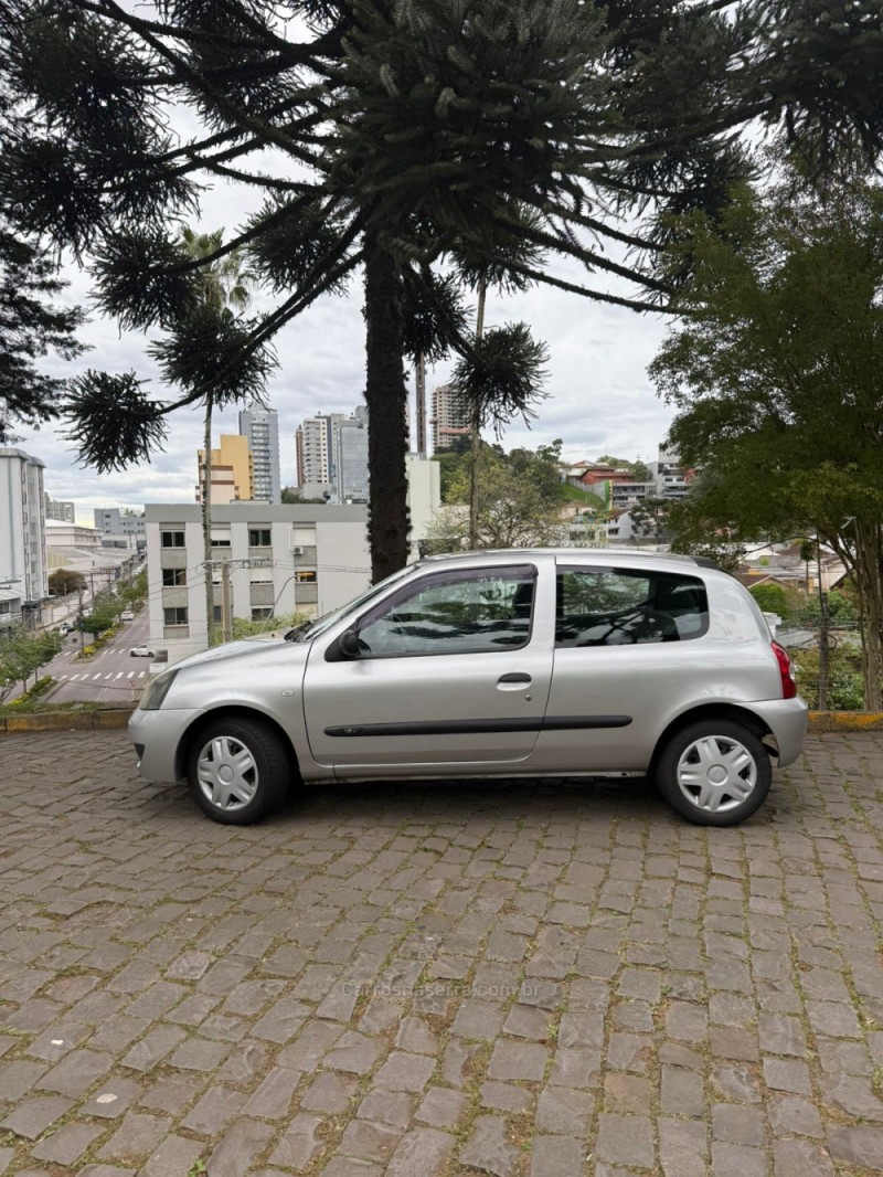 CLIO 1.0 16V FLEX 2P MANUAL - 2011 - CAXIAS DO SUL