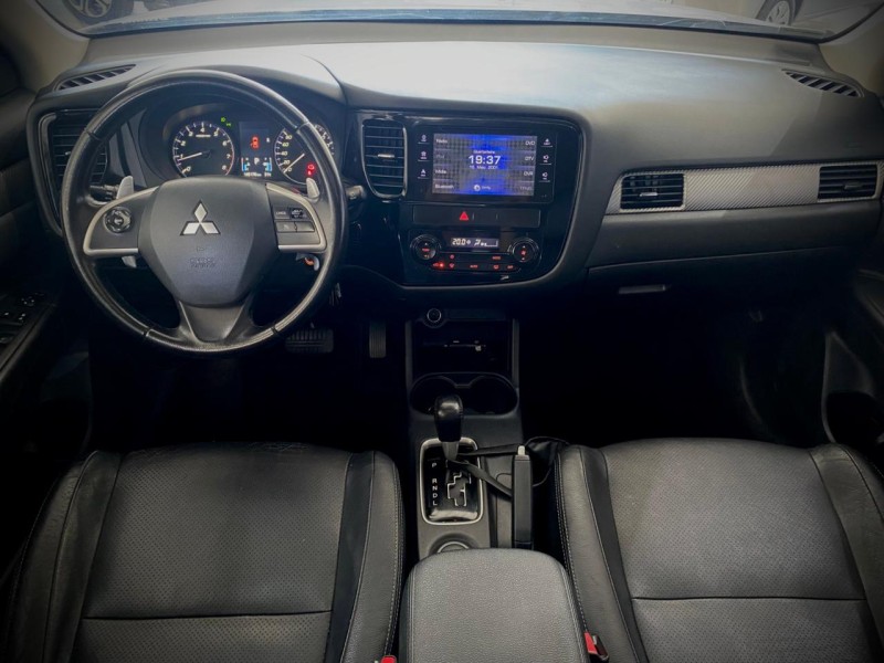 OUTLANDER 2.0 16V GASOLINA 4P AUTOMÁTICO - 2015 - LAJEADO