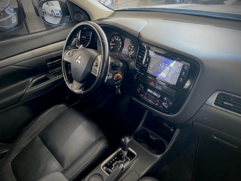 OUTLANDER 2.0 16V GASOLINA 4P AUTOMÁTICO - 2015 - LAJEADO