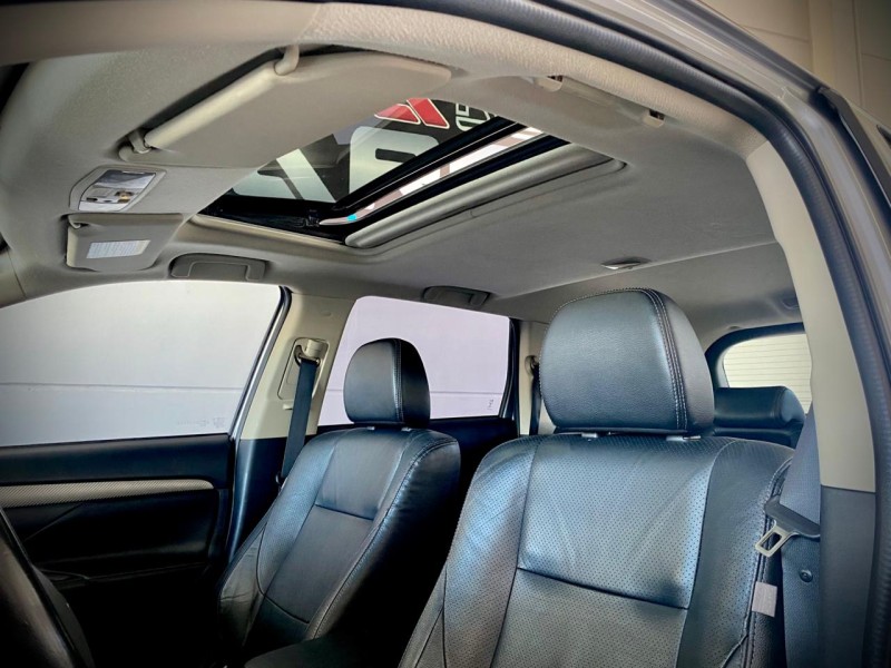 OUTLANDER 2.0 16V GASOLINA 4P AUTOMÁTICO - 2015 - LAJEADO