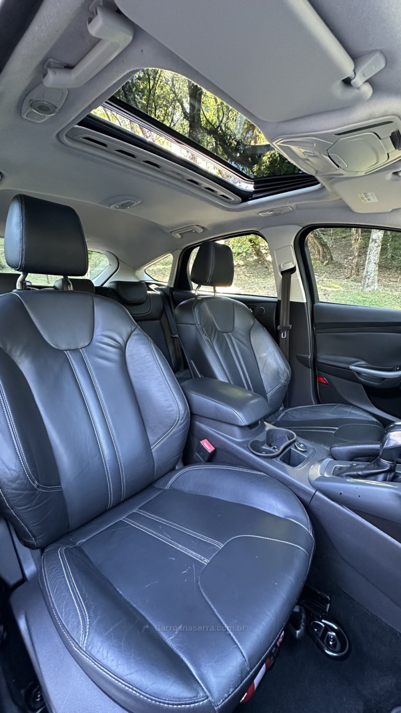 FOCUS 2.0 TITANIUM PLUS HATCH 16V FLEX 4P AUTO - 2015 - CAXIAS DO SUL