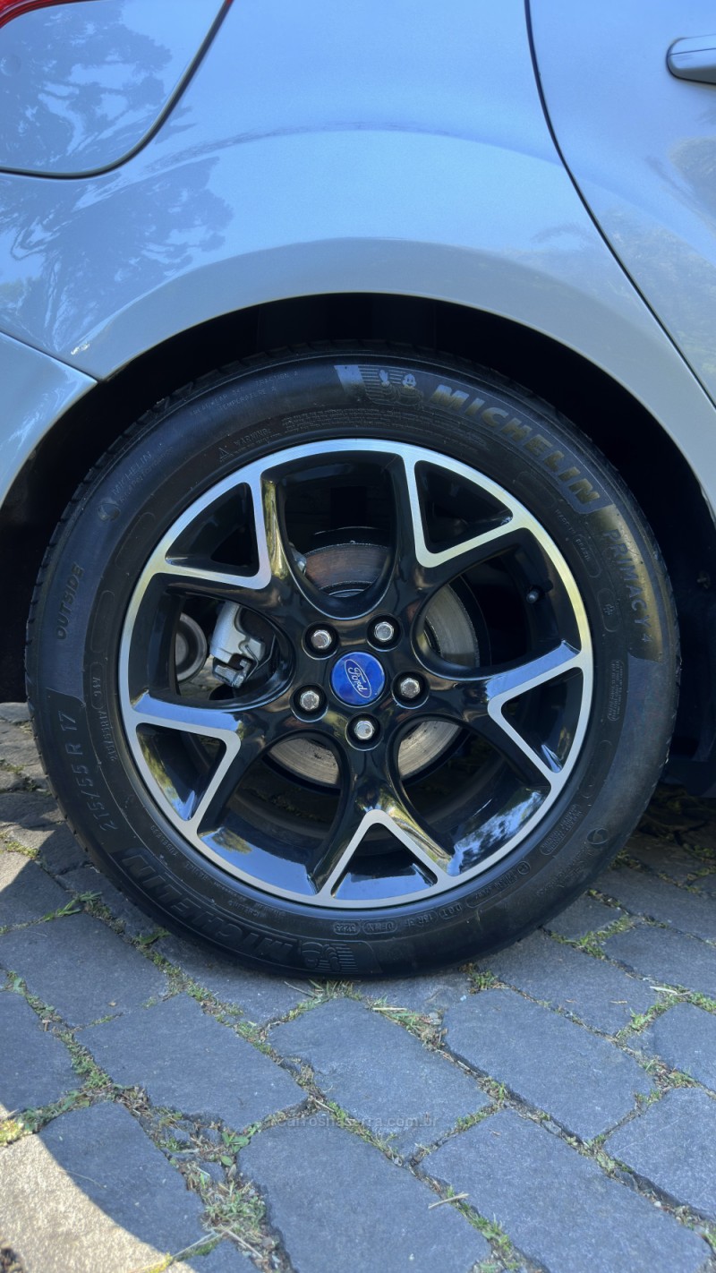 FOCUS 2.0 TITANIUM PLUS HATCH 16V FLEX 4P AUTO - 2015 - CAXIAS DO SUL