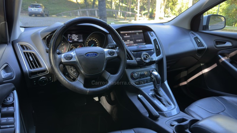 FOCUS 2.0 TITANIUM PLUS HATCH 16V FLEX 4P AUTO - 2015 - CAXIAS DO SUL