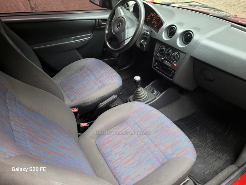 CELTA 1.0 MPFI LIFE 8V GASOLINA 2P MANUAL - 2010 - NOVA PRATA