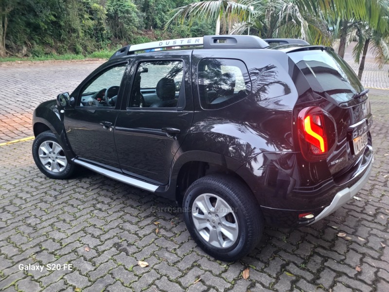 DUSTER 1.6 DYNAMIQUE 4X2 16V FLEX 4P MANUAL - 2016 - NOVA PRATA