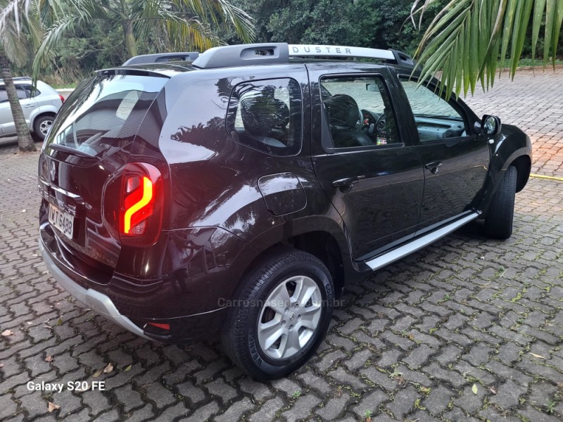 DUSTER 1.6 DYNAMIQUE 4X2 16V FLEX 4P MANUAL - 2016 - NOVA PRATA