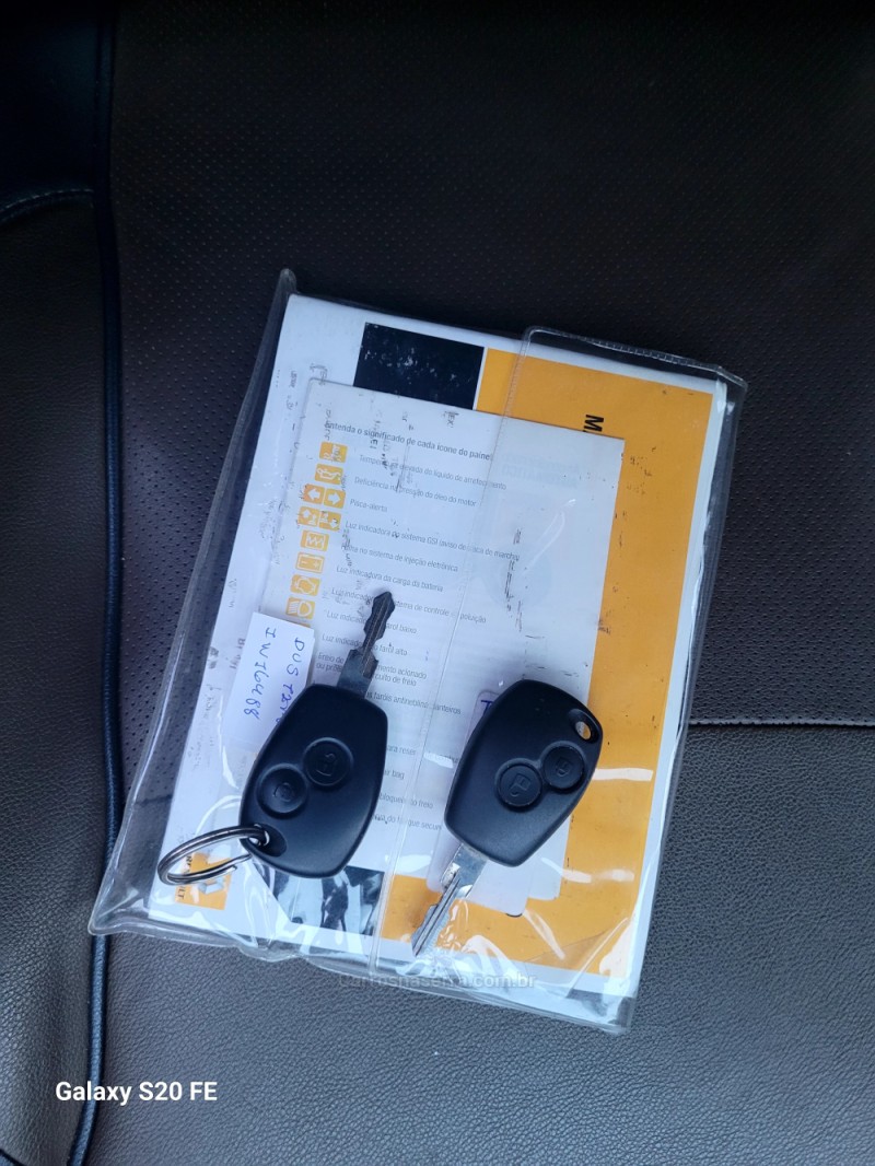 DUSTER 1.6 DYNAMIQUE 4X2 16V FLEX 4P MANUAL - 2016 - NOVA PRATA