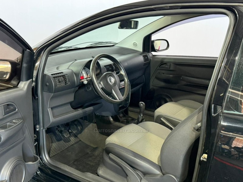 FOX 1.0 MI CITY 8V FLEX 4P MANUAL - 2009 - VACARIA