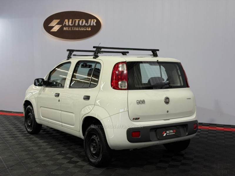 UNO 1.0 EVO VIVACE 8V FLEX 4P MANUAL - 2013 - VACARIA