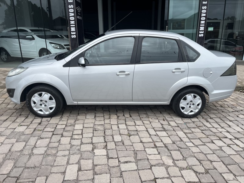 fiesta 1.6 mpi sedan 8v flex 4p manual 2014 veranopolis