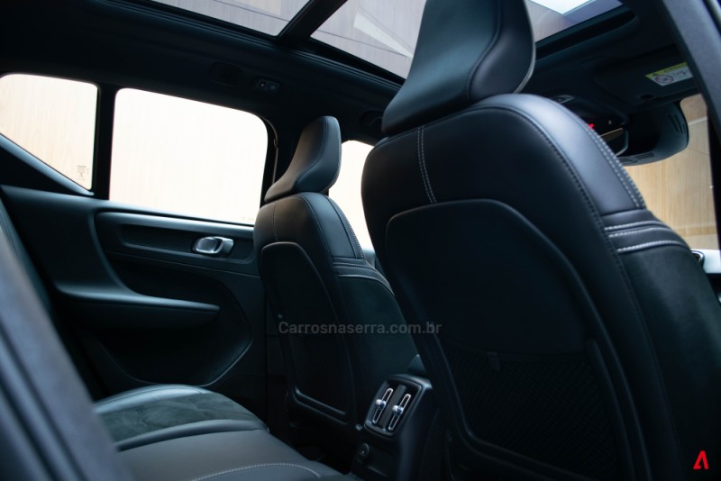 XC 40 1.5 T5 HÍBRIDO R-DESIGN FWD - 2022 - GARIBALDI