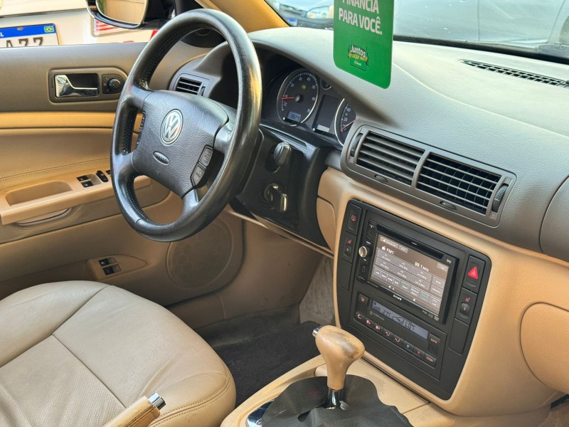 PASSAT 1.8 20V TURBO GASOLINA 4P TIPTRONIC - 2004 - CAXIAS DO SUL