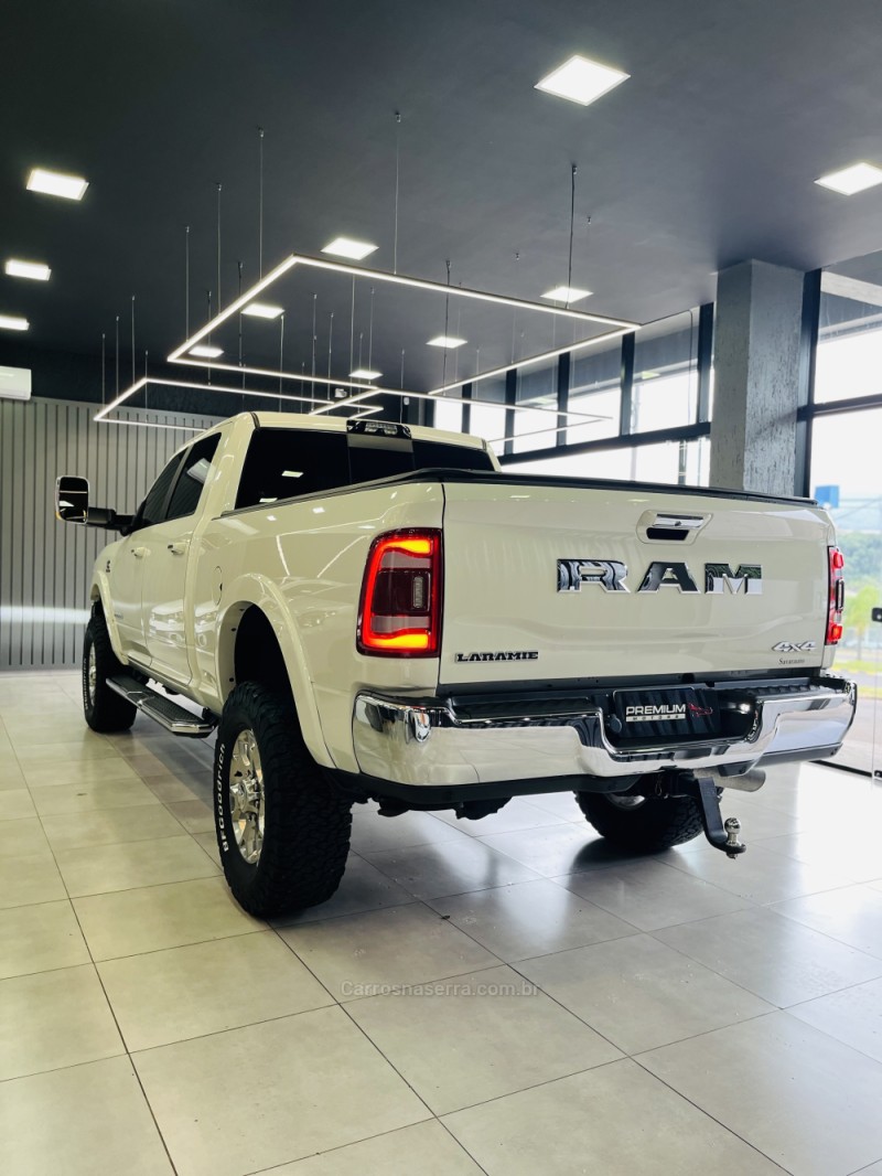 2500 LARAMIE 6.7 CD 4X4 TDI DIESEL 4P AUTOMÁTICA - 2022 - DOIS IRMãOS