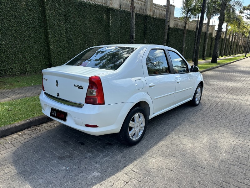 LOGAN 1.6 EXPRESSION 8V HI-FLEX 4P MANUAL - 2011 - CAXIAS DO SUL