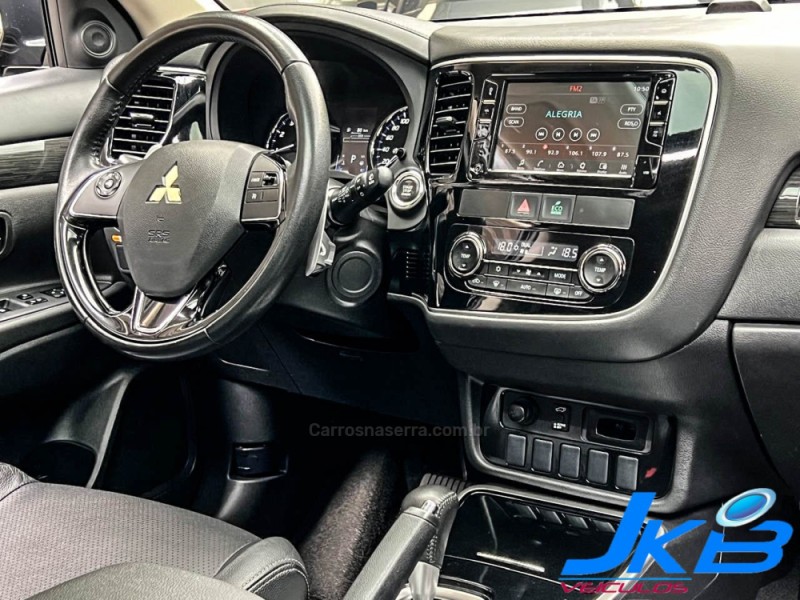 OUTLANDER 2.0 COMFORT 16V GASOLINA 4P AUTOMÁTICO - 2018 - NOVO HAMBURGO