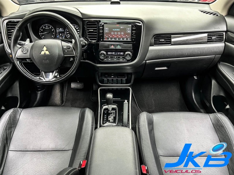 OUTLANDER 2.0 COMFORT 16V GASOLINA 4P AUTOMÁTICO - 2018 - NOVO HAMBURGO
