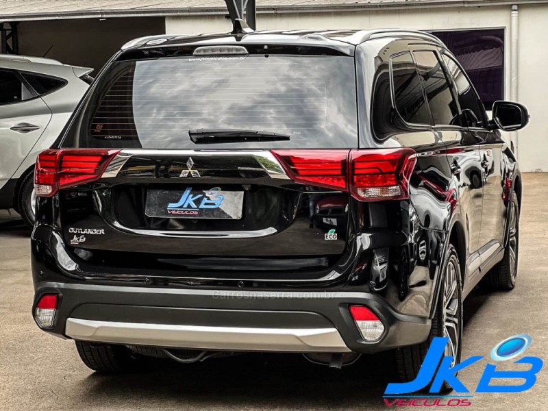 OUTLANDER 2.0 COMFORT 16V GASOLINA 4P AUTOMÁTICO - 2018 - NOVO HAMBURGO
