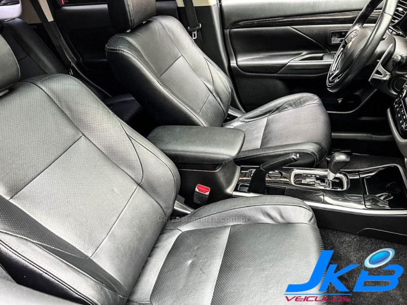 OUTLANDER 2.0 COMFORT 16V GASOLINA 4P AUTOMÁTICO - 2018 - NOVO HAMBURGO