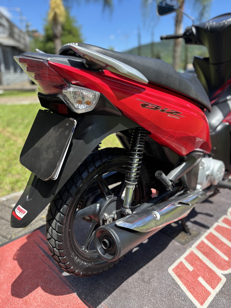 BIZ 125 EX - 2018 - FELIZ