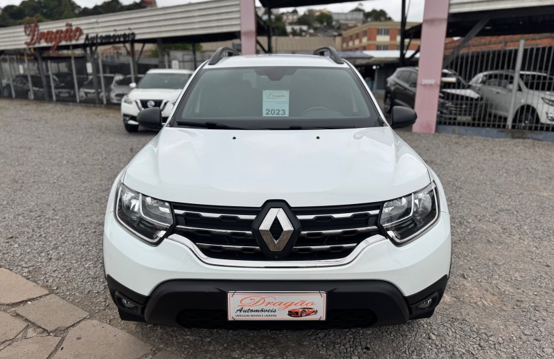 RENAULT - DUSTER - 2022/2023 - Branca - R$ 101.900,00