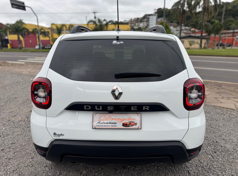 RENAULT - DUSTER - 2022/2023 - Branca - R$ 101.900,00