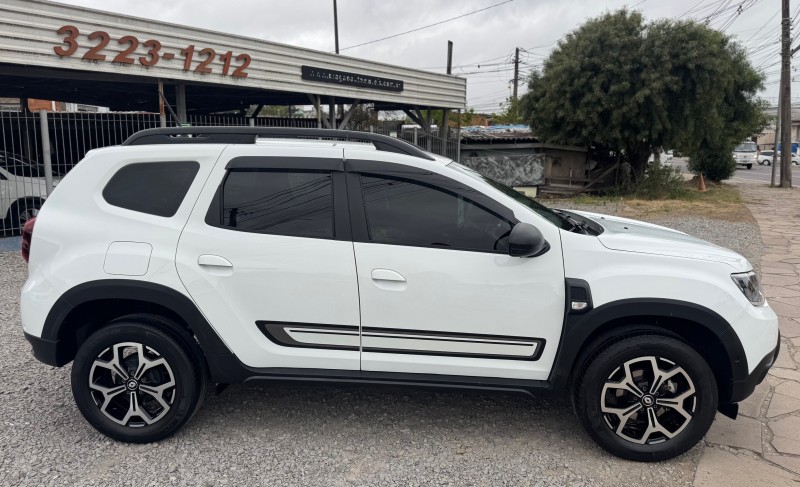 RENAULT - DUSTER - 2022/2023 - Branca - R$ 101.900,00
